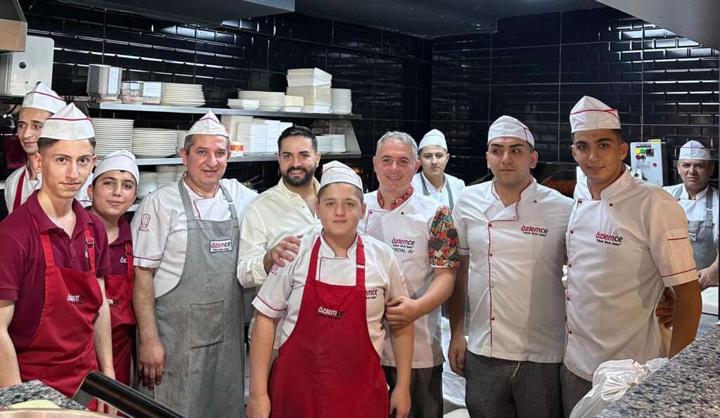 Kadir Ezildi Özlemce Döner’de! Gerçek Lezzet, Samimi Buluşma